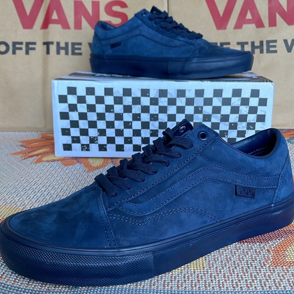 Vans Men’s Skate Old Skool
Mono Dark Blue
VN0ASFCB1PE
Sneakers